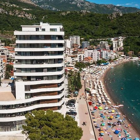 La Fiaba Rafailovici Apartment Bagian luar foto