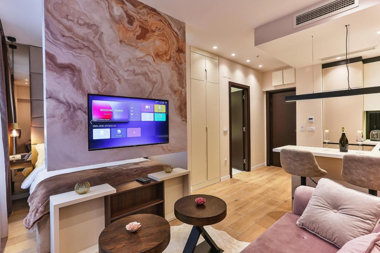 La Fiaba Rafailovici Apartment Bagian luar foto