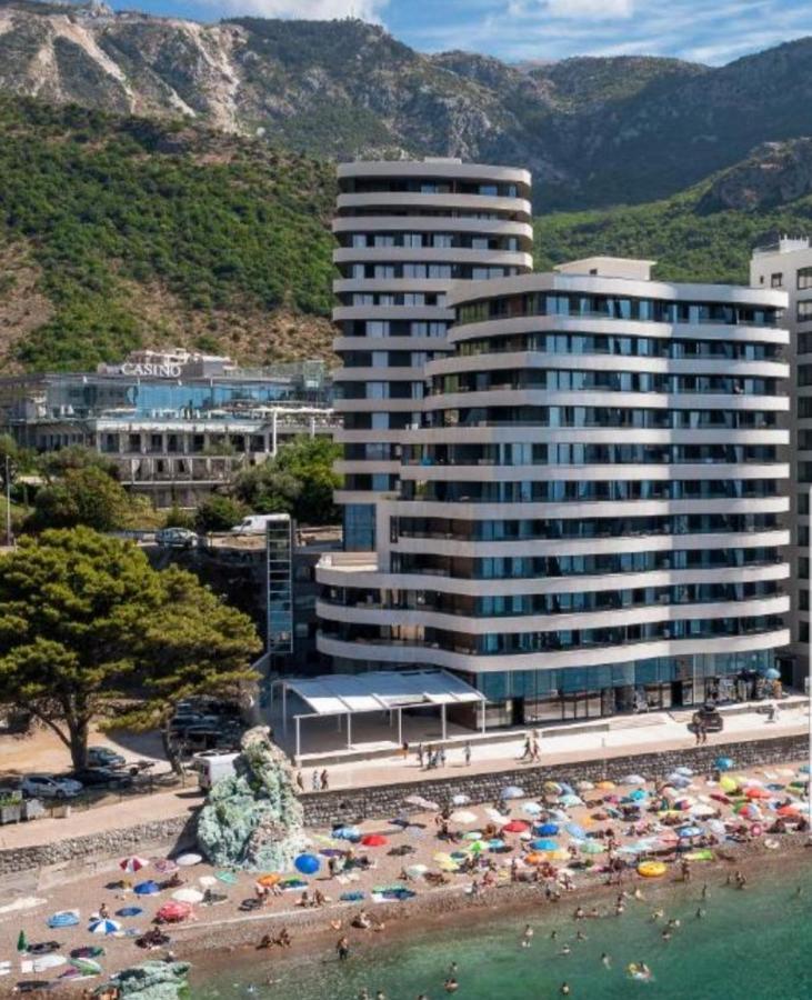 La Fiaba Rafailovici Apartment Bagian luar foto